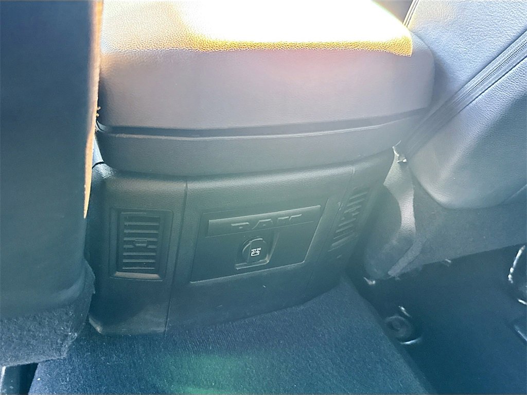 Used 2018 RAM 1500 Laramie image 28