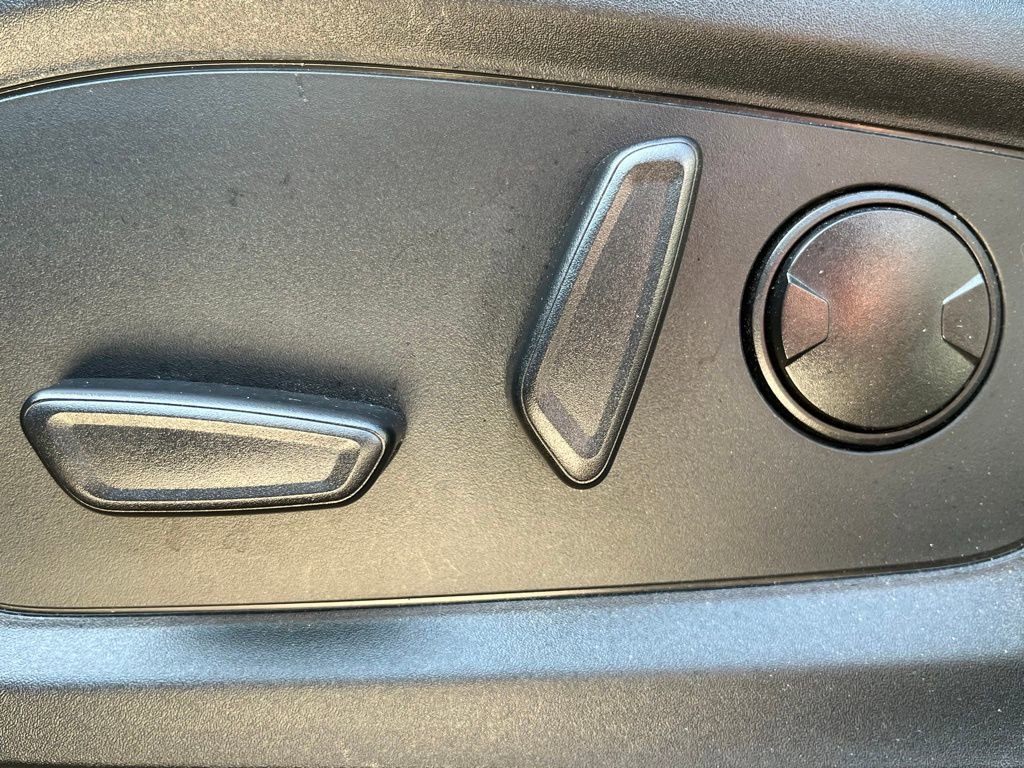 Certified 2023 Ford Explorer XLT w/ Equipment Group 202A image 19