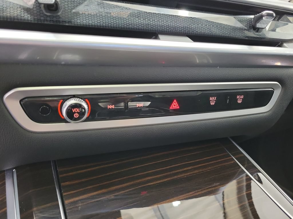 Used 2024 BMW X7 xDrive40i AWD/4WD image 32