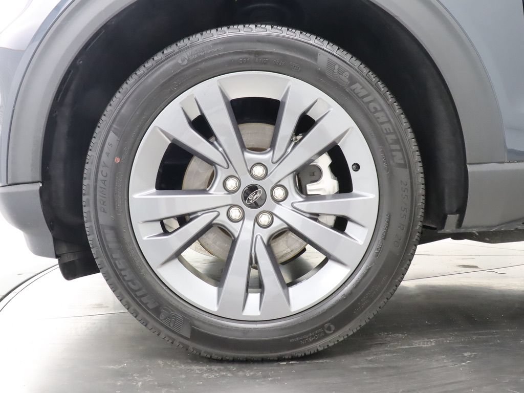 Used 2022 Ford Explorer XLT w/ Equipment Group 202A AWD/4WD image 49