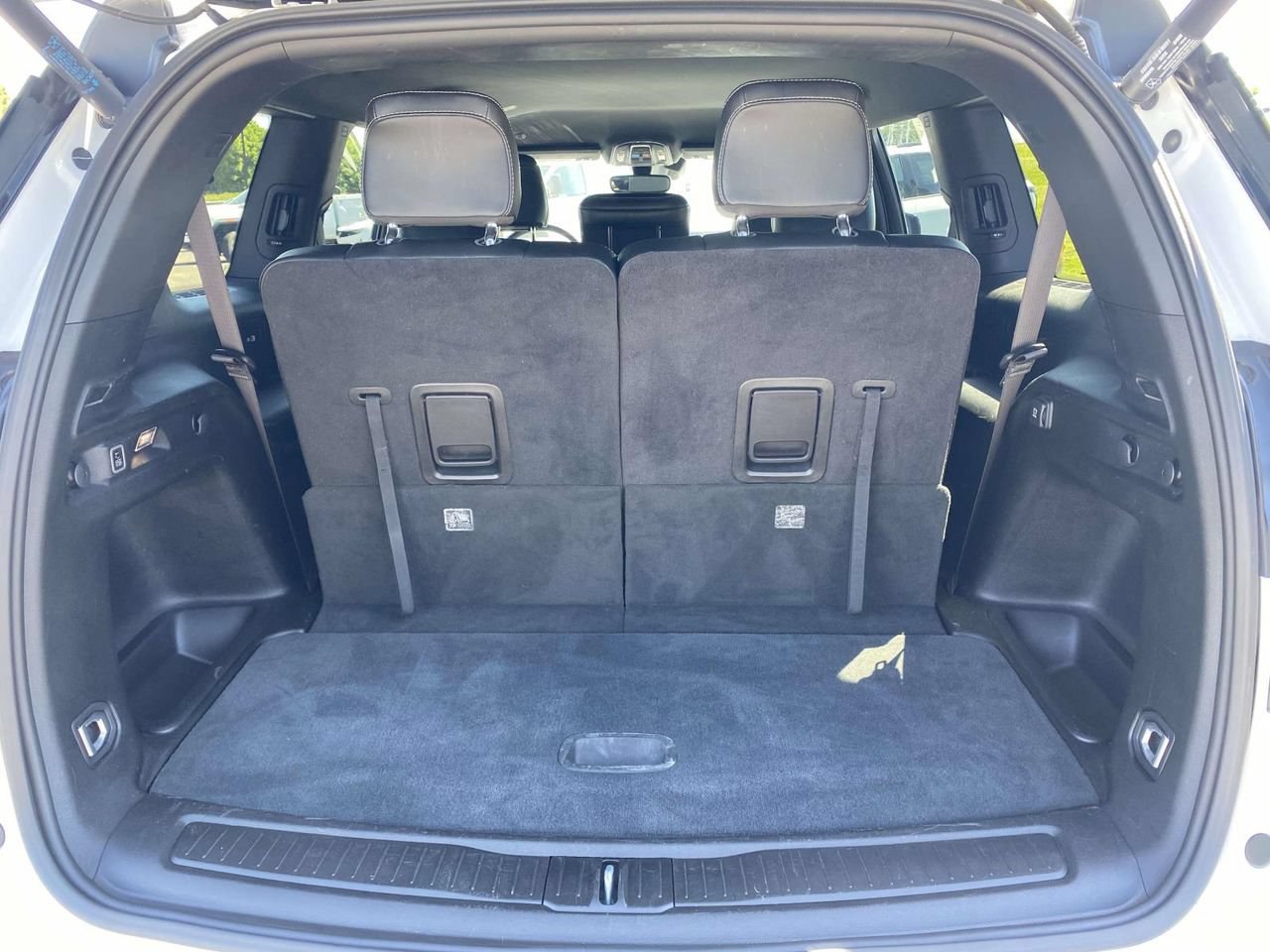 Used 2023 Jeep Grand Cherokee L Laredo RWD image 8
