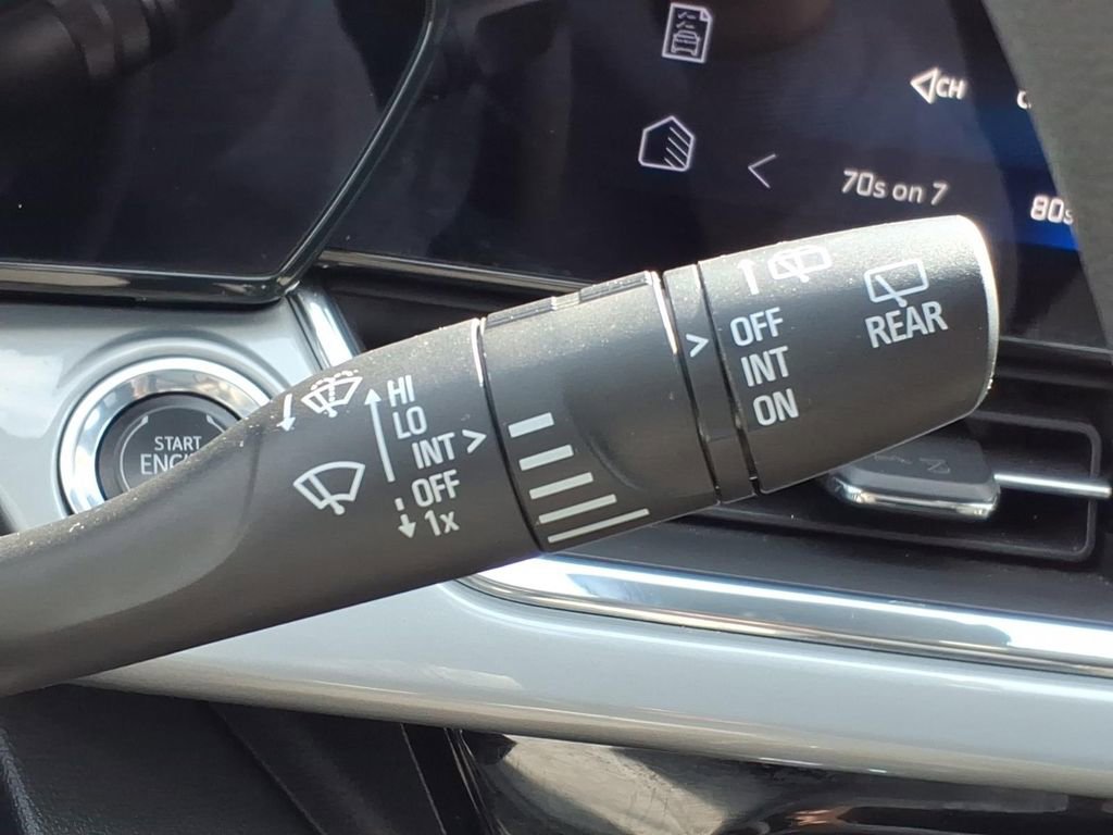 Used 2025 Chevrolet Trax LT image 22