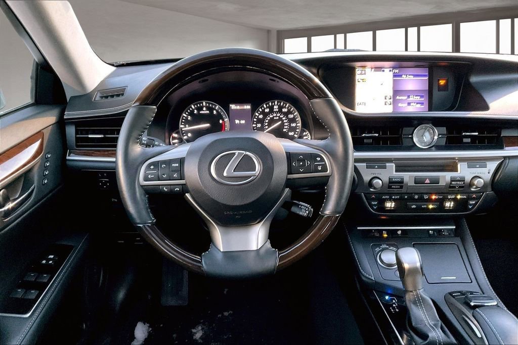 Used 2016 Lexus ES 350 w/ Navigation System Package image 8