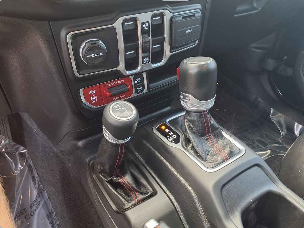 Used 2023 Jeep Gladiator Rubicon w/ Cold Weather Group AWD/4WD image 10