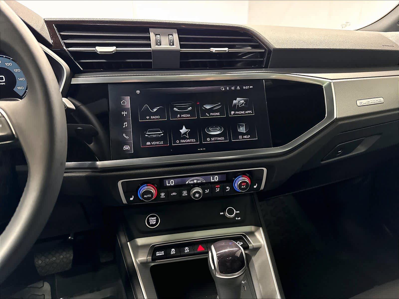 Certified 2025 Audi Q3 2.0T Premium AWD/4WD image 9