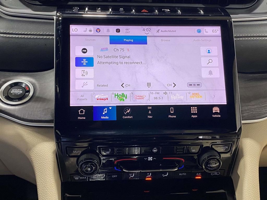 Used 2023 Jeep Grand Cherokee Limited image 28