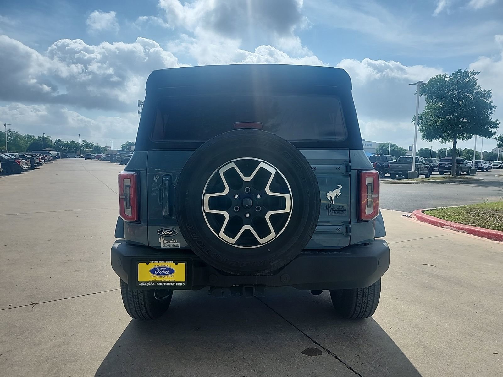 Used 2021 Ford Bronco Outer Banks image 4
