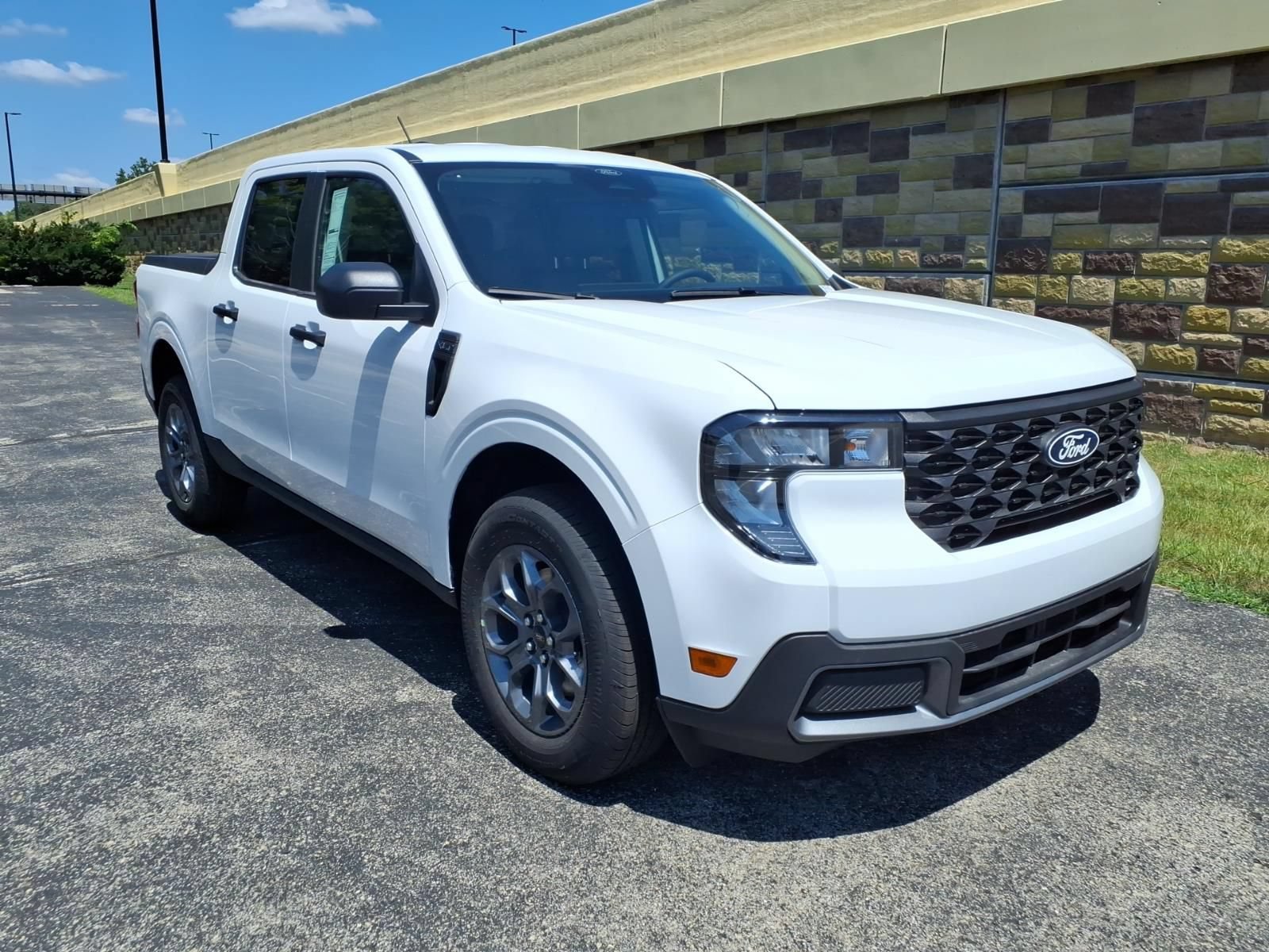 New 2026 Ford Maverick XLT w/ Equipment Group 301A AWD/4WD image 2