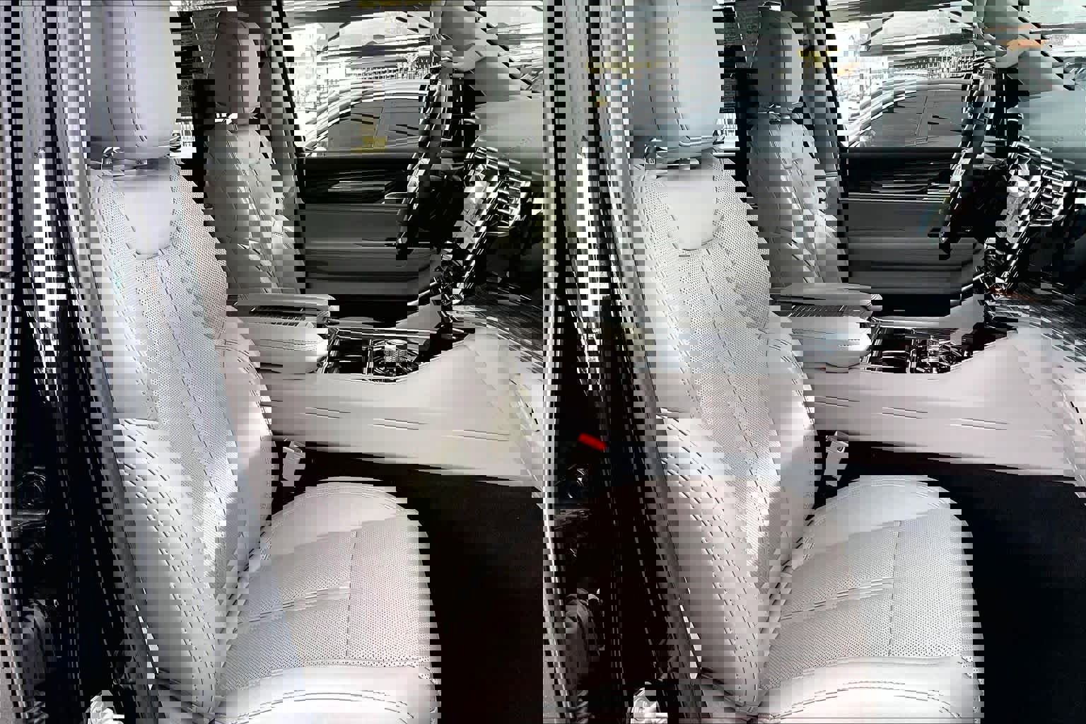 Used 2022 Jeep Wagoneer Series III w/ Premium Group I image 8