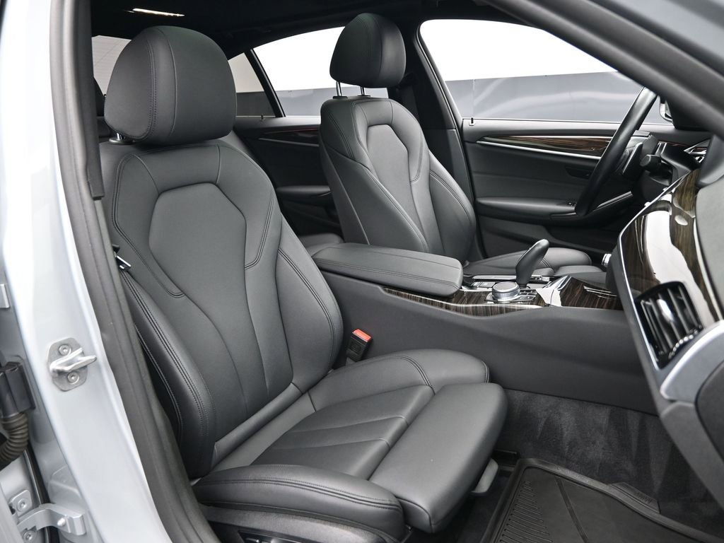 Used 2019 BMW 530i xDrive w/ Convenience Package image 31