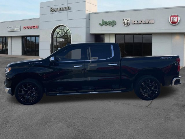 Used 2022 Chevrolet Silverado 1500 LTZ w/ LTZ Premium Package AWD/4WD image 4