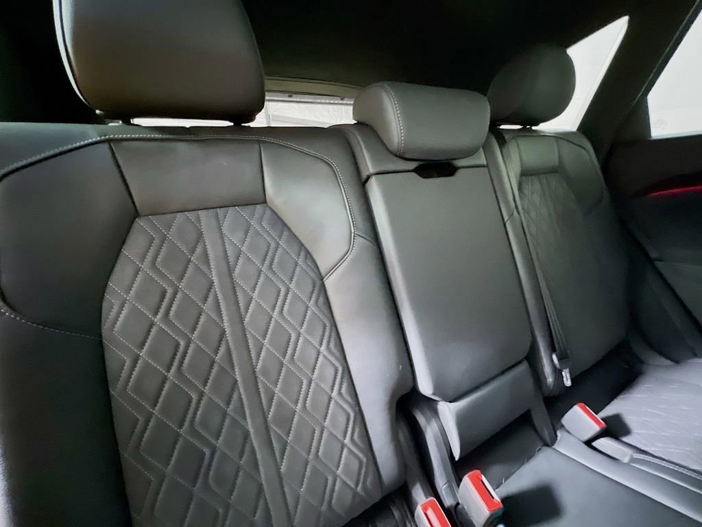 Used 2025 Audi SQ5 Premium Plus w/ Premium Plus Package image 26