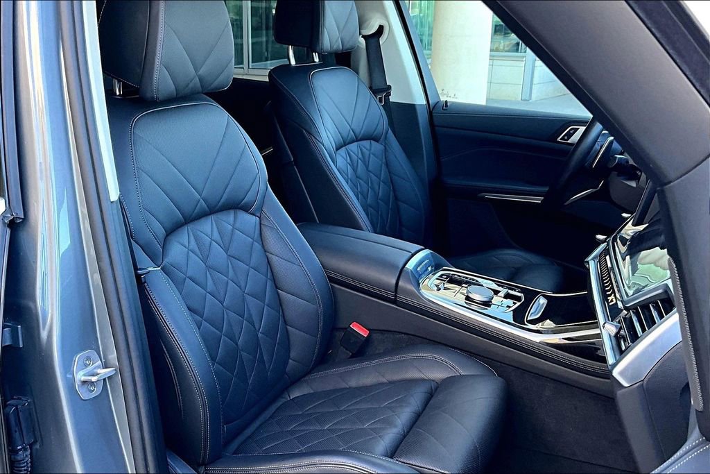 Used 2024 BMW X7 xDrive40i image 10