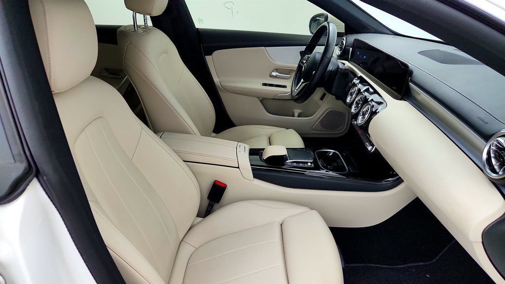 Used 2023 Mercedes-Benz CLA 250 w/ Premium Package image 24