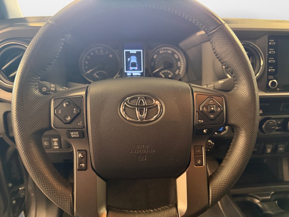 Used 2023 Toyota Tacoma TRD Off-Road w/ Technology Package AWD/4WD image 13