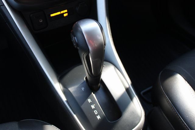 Used 2022 Chevrolet Trax LT w/ LT Convenience Package FWD image 23