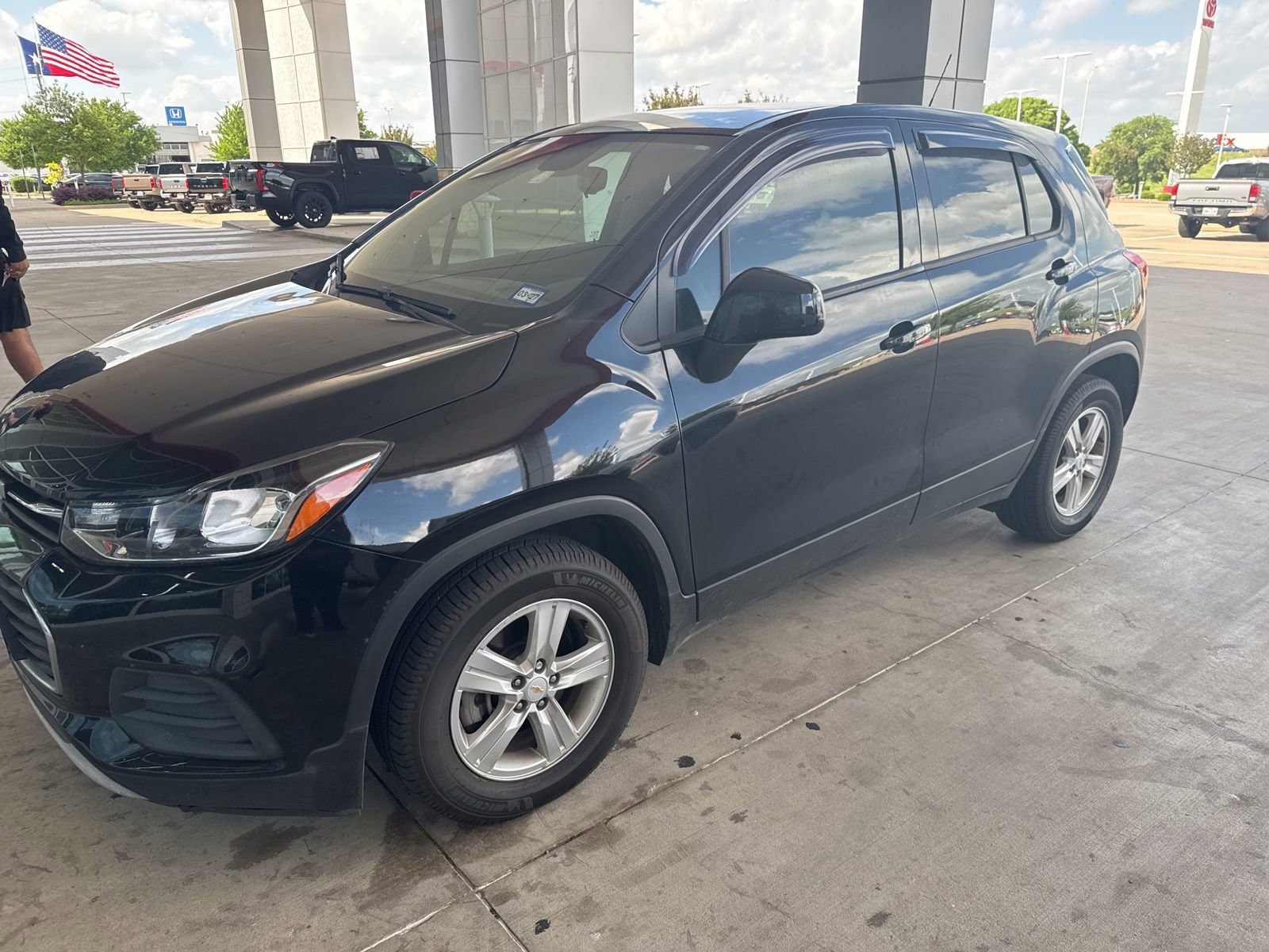 Used 2020 Chevrolet Trax LS w/ Tint and Cruise Package FWD image 1