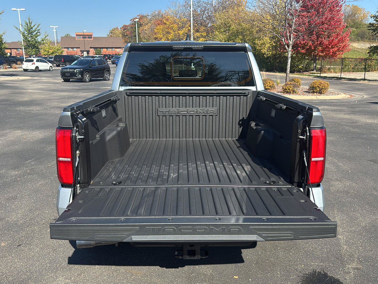 Used 2024 Toyota Tacoma SR5 AWD/4WD image 19