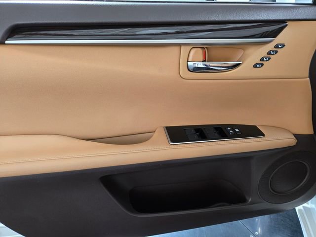 Used 2018 Lexus ES 350 w/ Luxury Package w/Wood Trim image 29