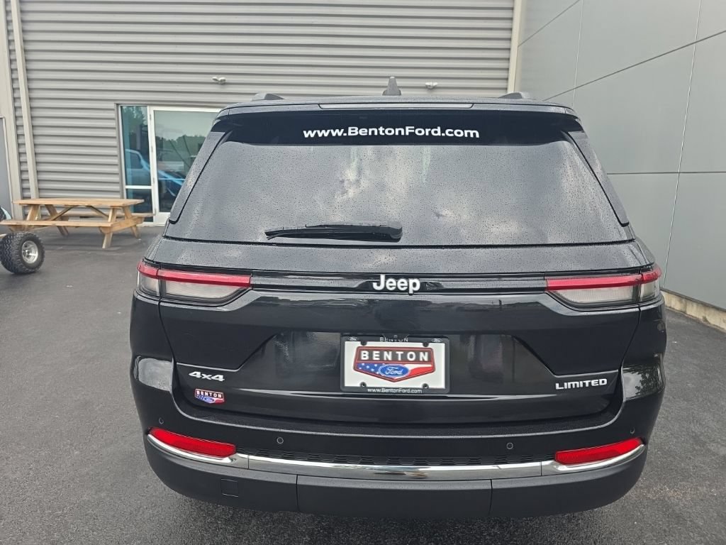 Used 2024 Jeep Grand Cherokee Limited AWD/4WD image 7
