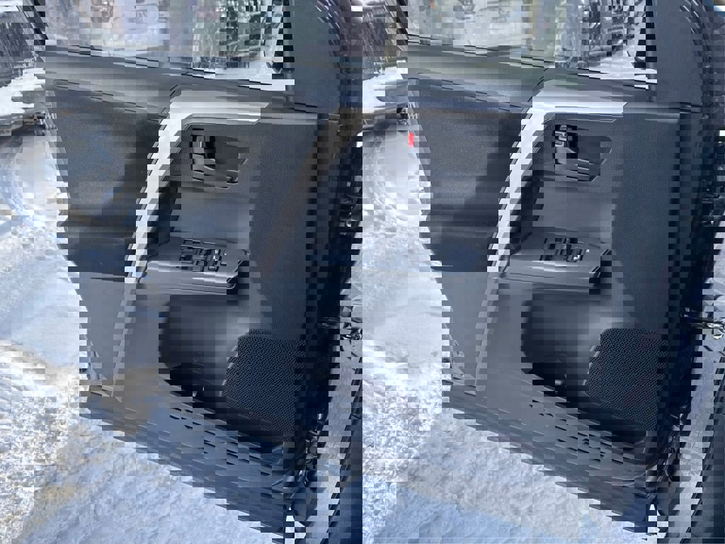 Used 2016 Toyota RAV4 LE image 32