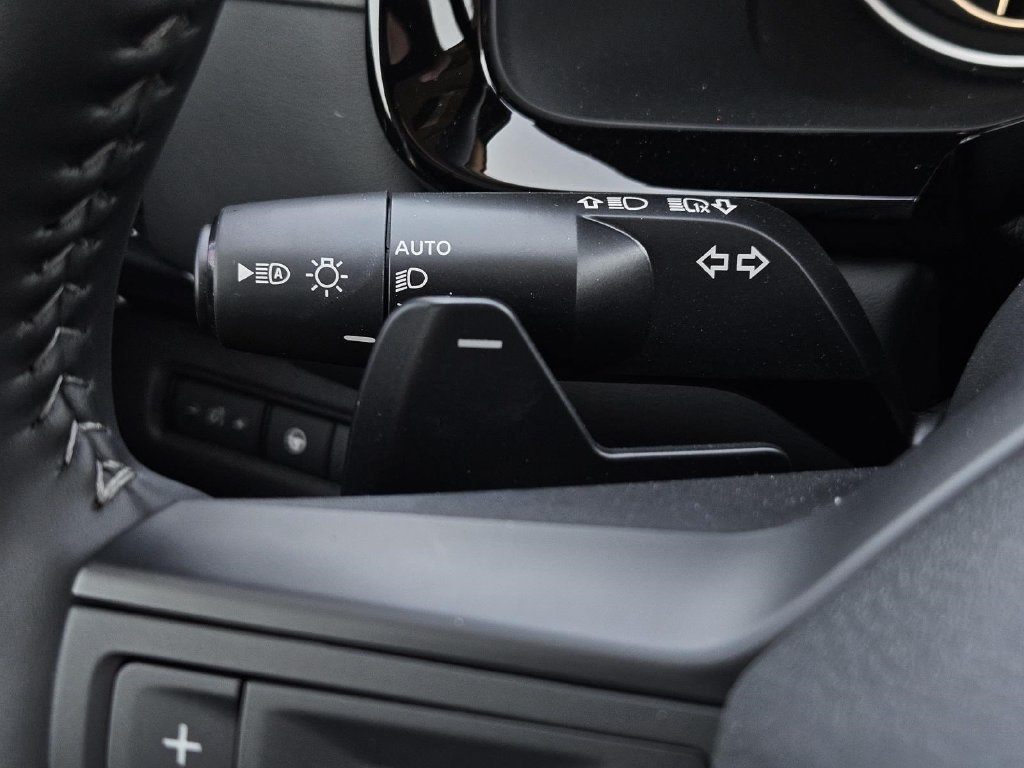 Certified 2026 Nissan Pathfinder SV FWD image 29