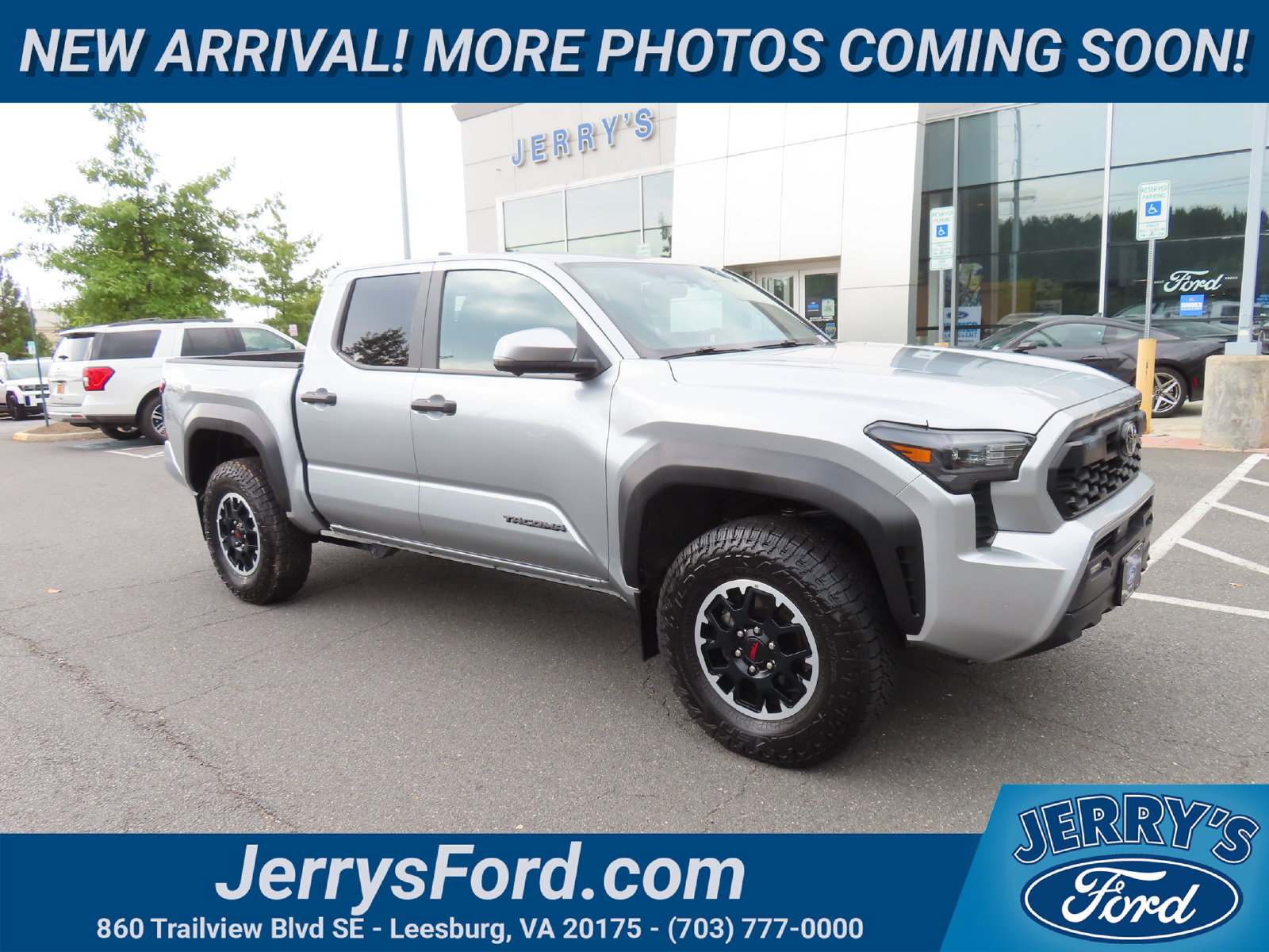 Used 2024 Toyota Tacoma TRD Off-Road w/ TRD Off Road Premium Package AWD/4WD image 1