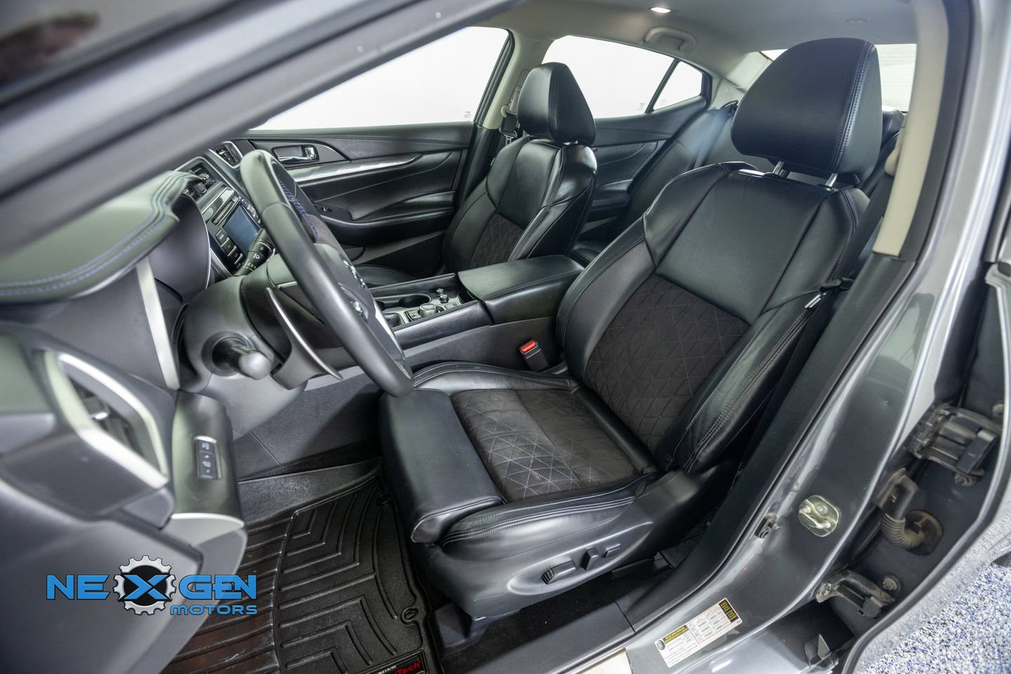 Used 2018 Nissan Maxima SR w/ Midnight Edition FWD image 26