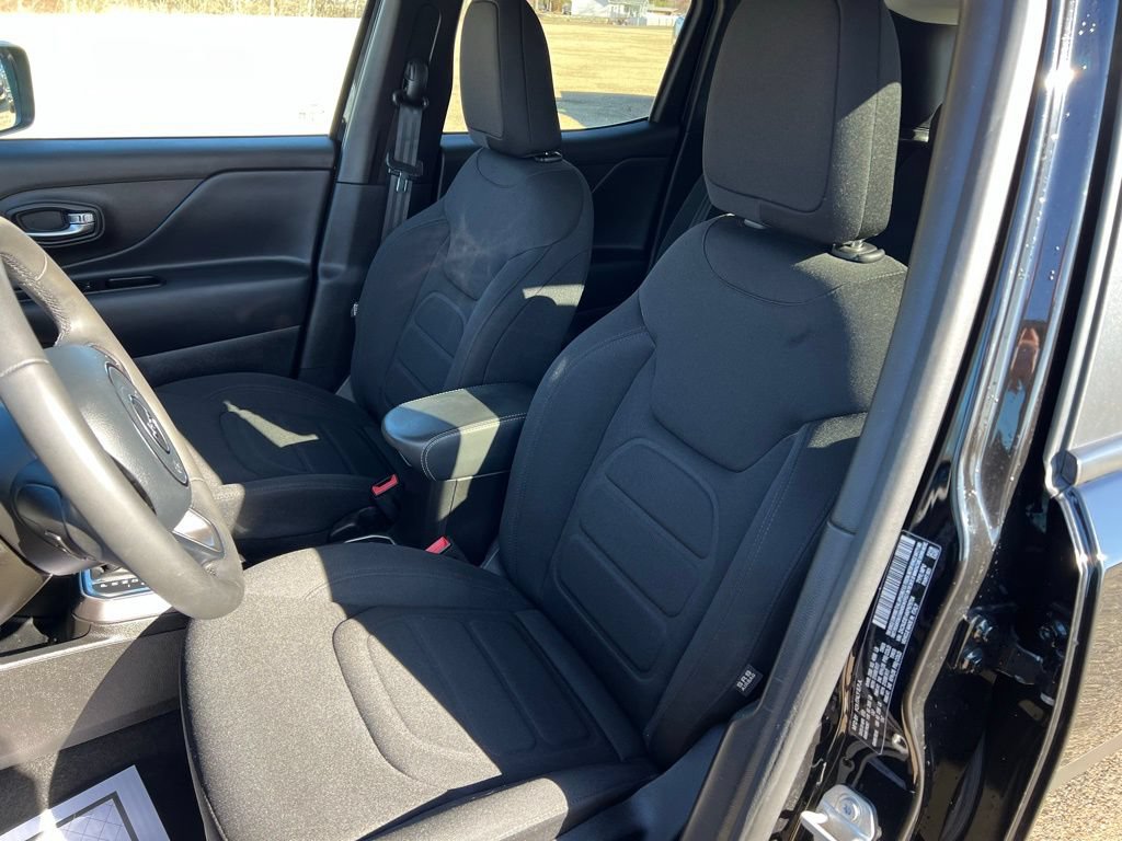 Used 2022 Jeep Renegade Latitude AWD/4WD image 25