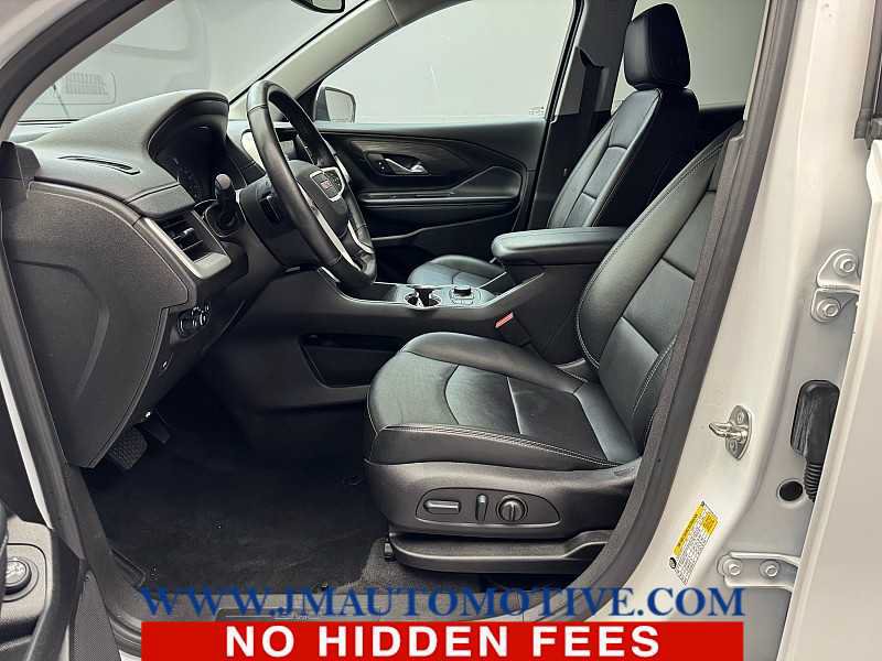 Used 2024 GMC Terrain SLT AWD/4WD image 12