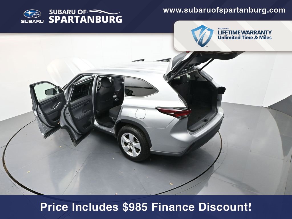 Used 2024 Toyota Highlander LE image 36