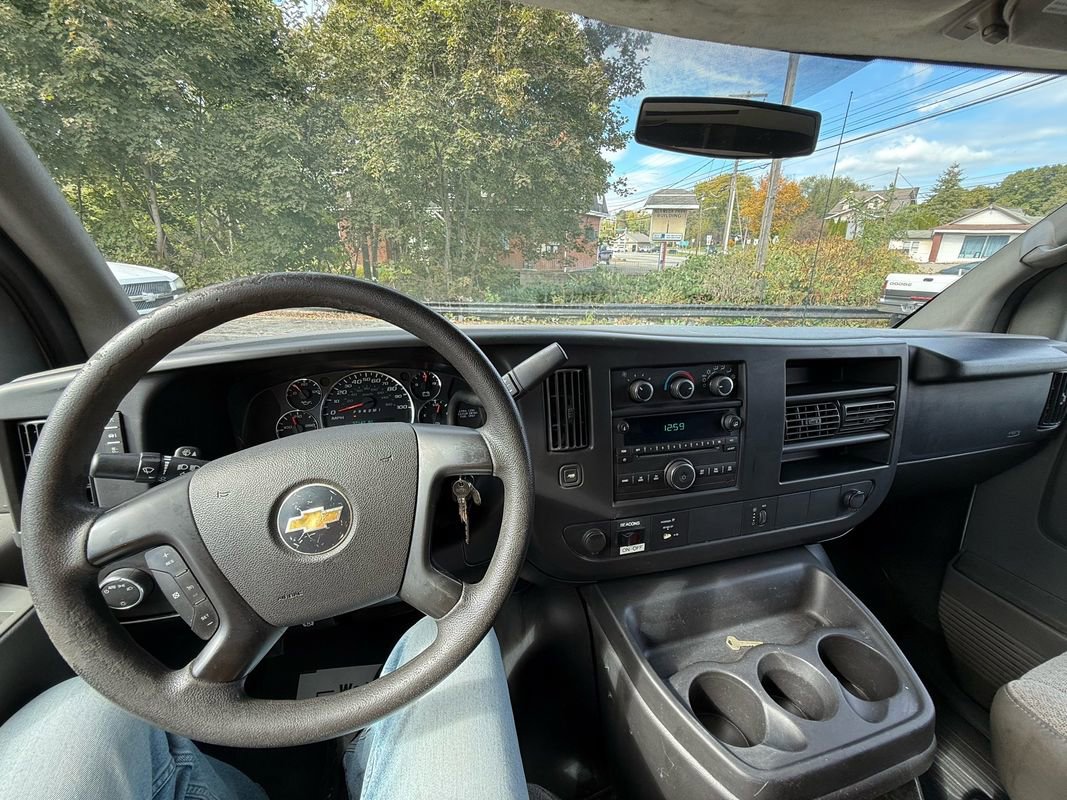 Used 2010 Chevrolet Express 3500 w/ Ambulance Package image 21