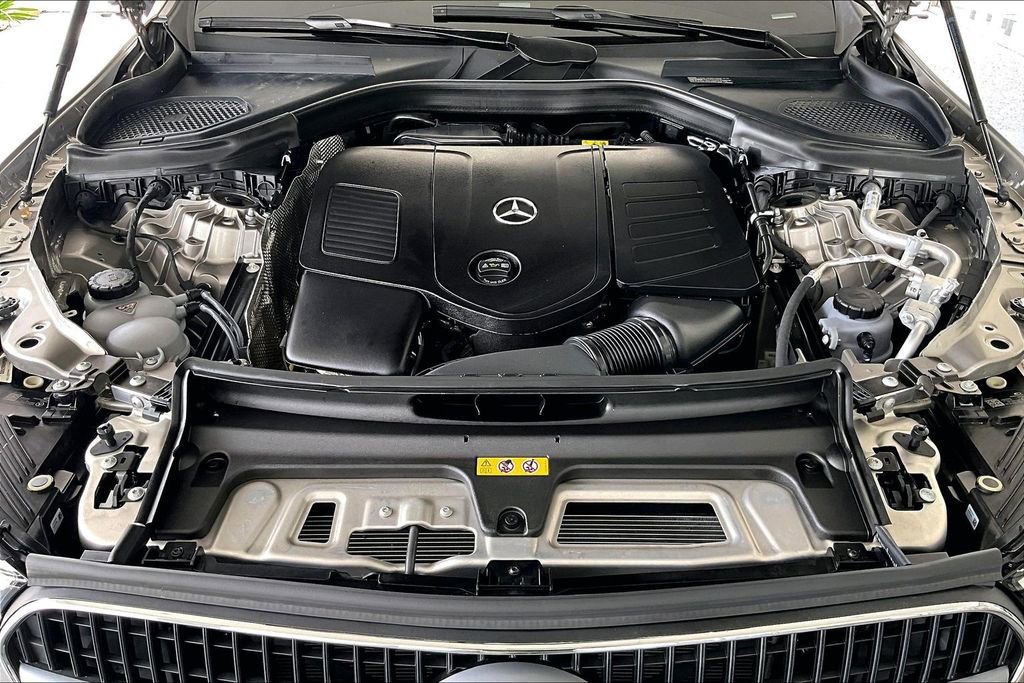 Used 2024 Mercedes-Benz GLC 300 image 30