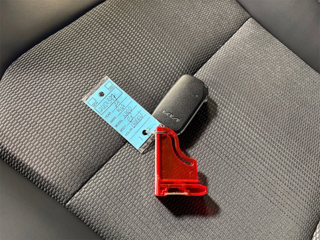 Certified 2023 Kia Niro EX image 32