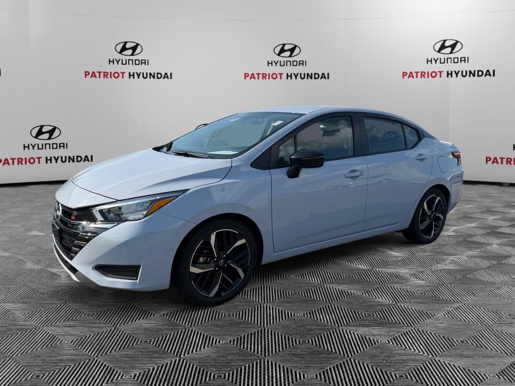 Used 2024 Nissan Versa SR FWD image 7