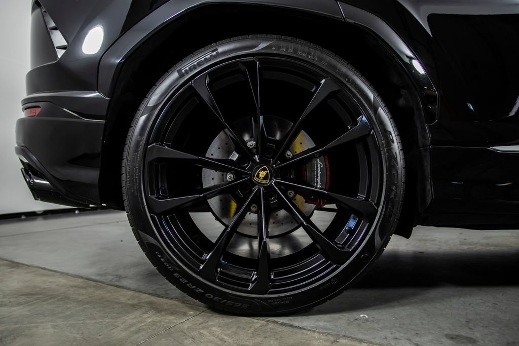 Used 2021 Lamborghini Urus AWD/4WD image 17