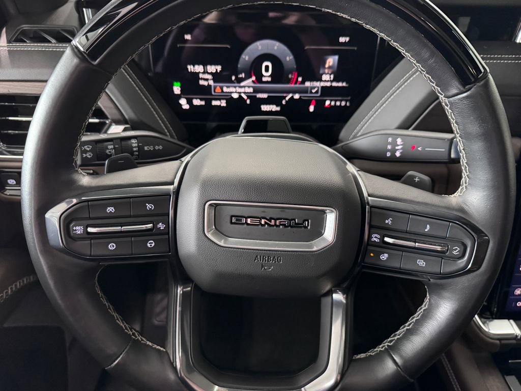 Certified 2025 GMC Yukon Denali Ultimate w/ LPO, Floor Liner Package AWD/4WD image 18