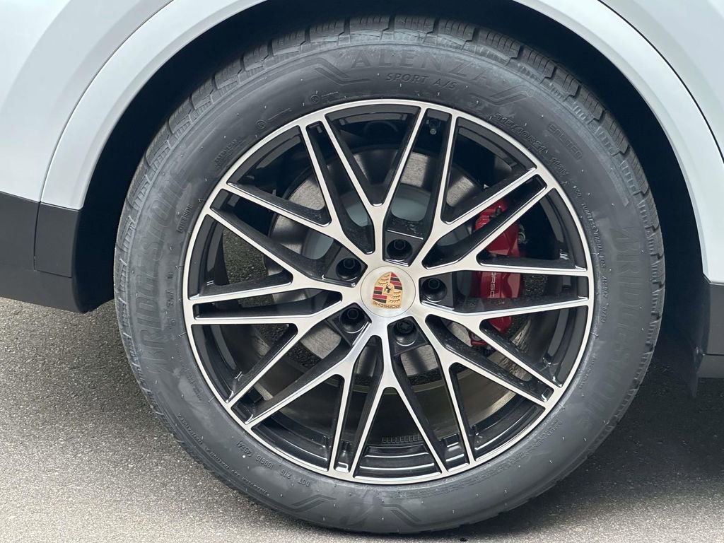 New 2025 Porsche Cayenne S image 9