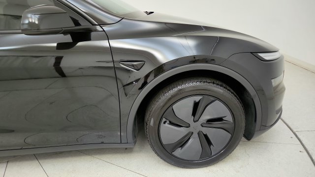 Used 2026 Tesla Model Y 2WD image 21