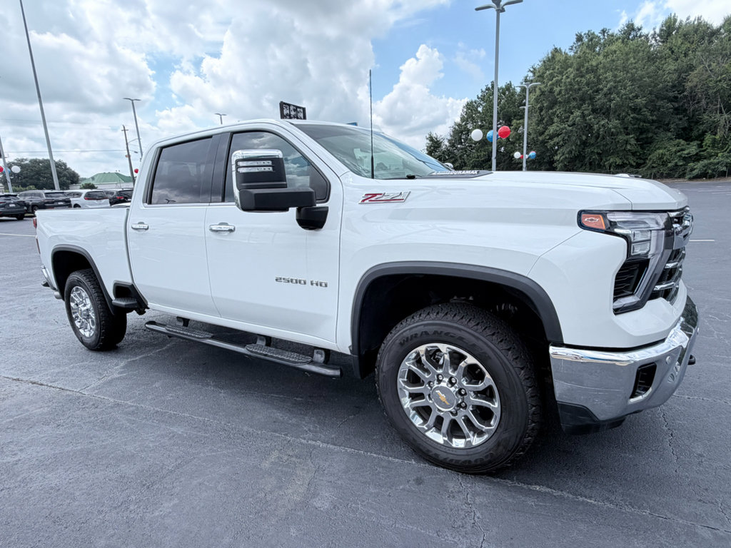 Used 2024 Chevrolet Silverado 2500 LTZ w/ LTZ Plus Package AWD/4WD image 2