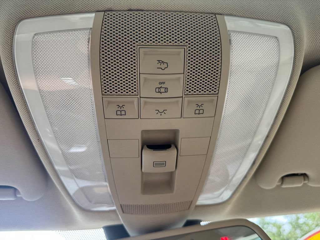 Used 2012 Mercedes-Benz C 300 4MATIC Sedan image 24