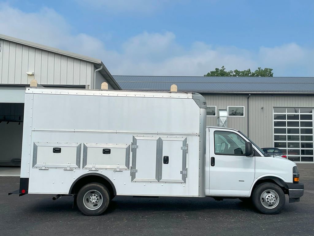 Used 2022 Chevrolet Express 3500 CUTWAY w/ Power Convenience Package image 13