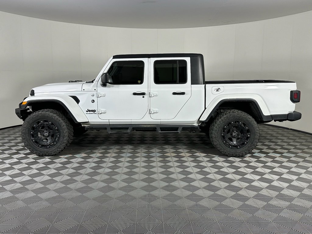 Used 2021 Jeep Gladiator Sport image 4
