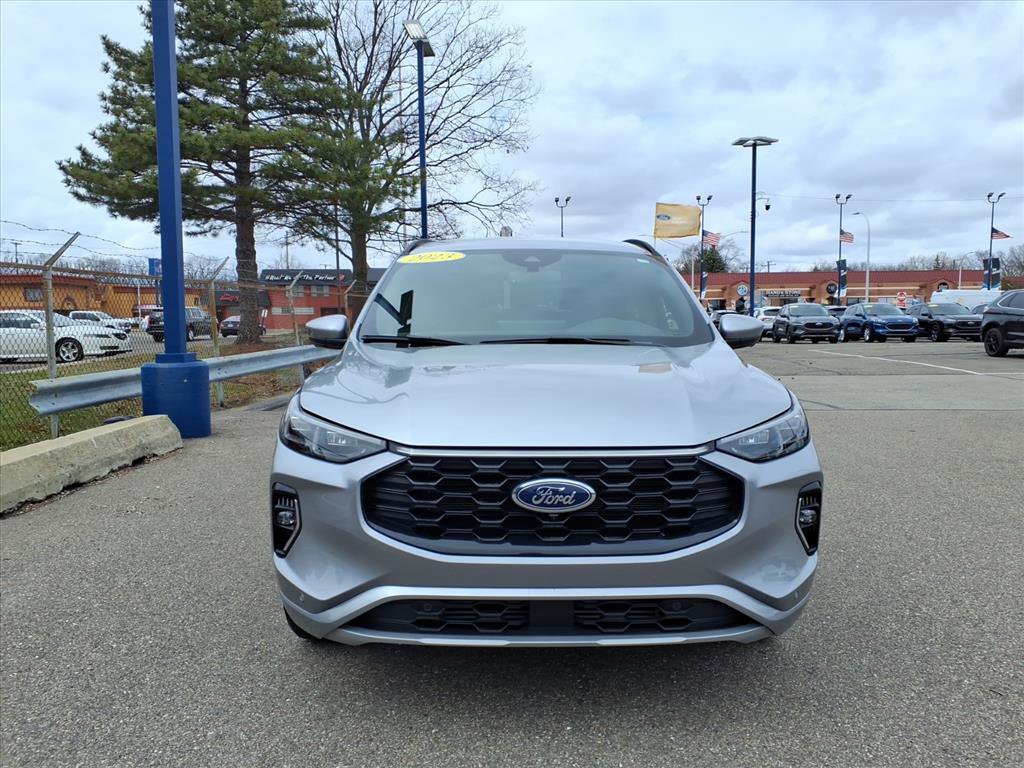 Certified 2023 Ford Escape ST-Line Elite image 2