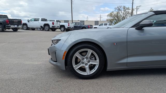 Used 2023 Chevrolet Camaro LT RWD image 8