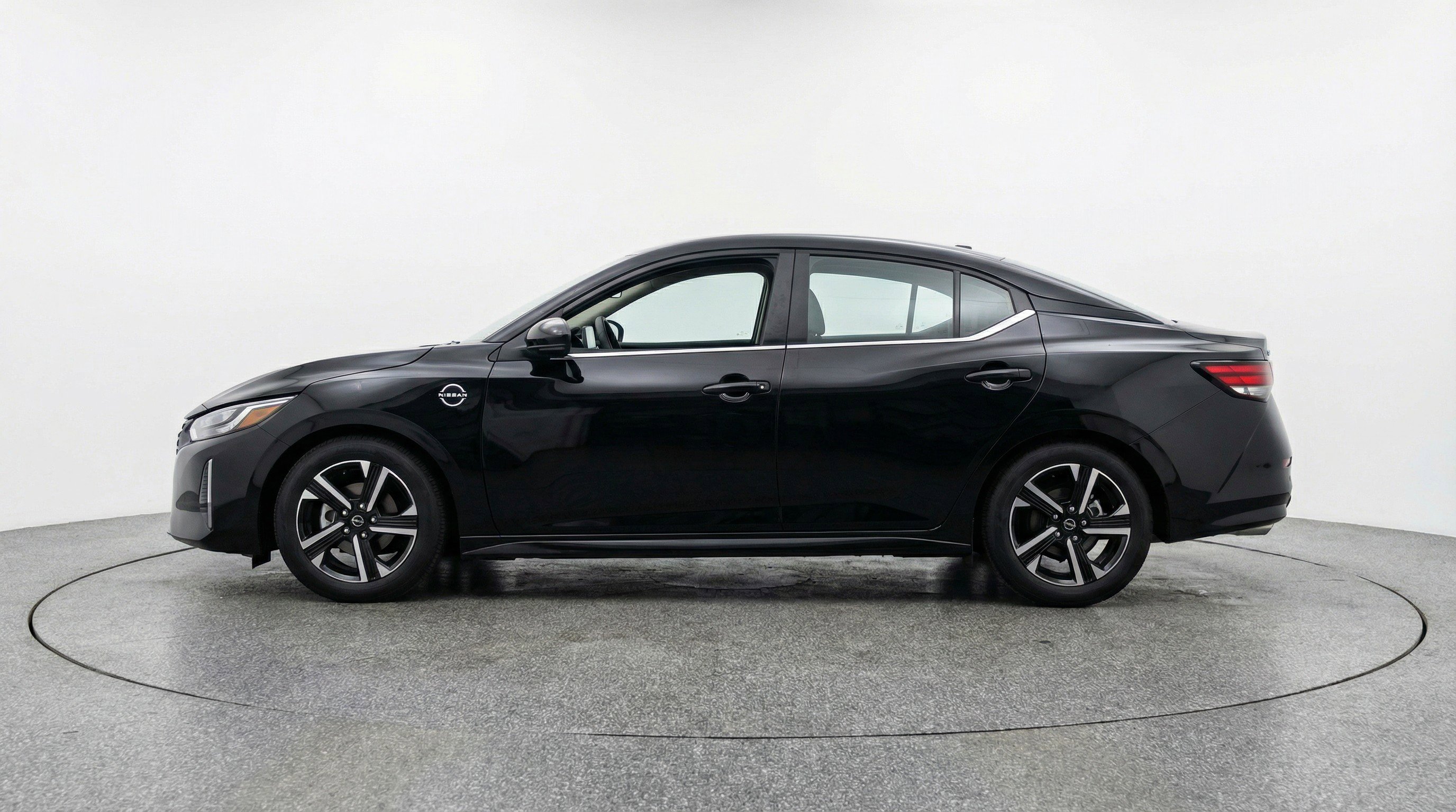 Used 2025 Nissan Sentra SV image 5