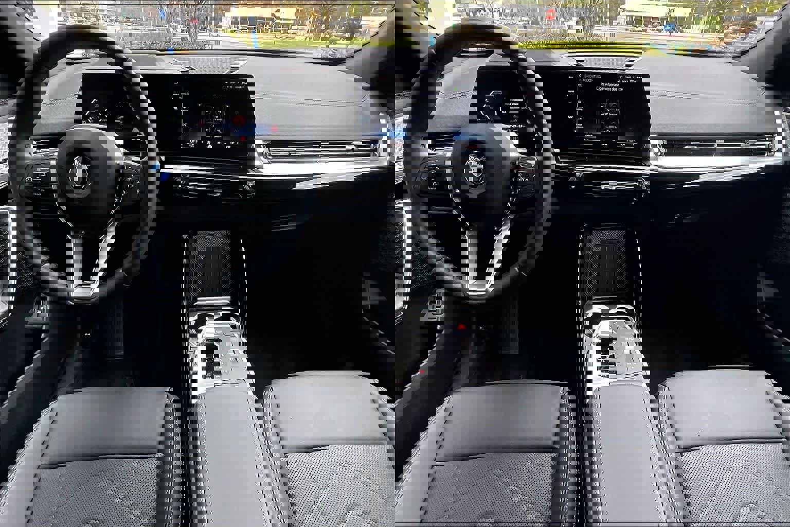 Certified 2025 BMW X2 xDrive28i w/ Premium Package image 15