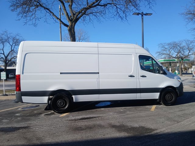 Used 2024 Mercedes-Benz Sprinter 2500 image 3