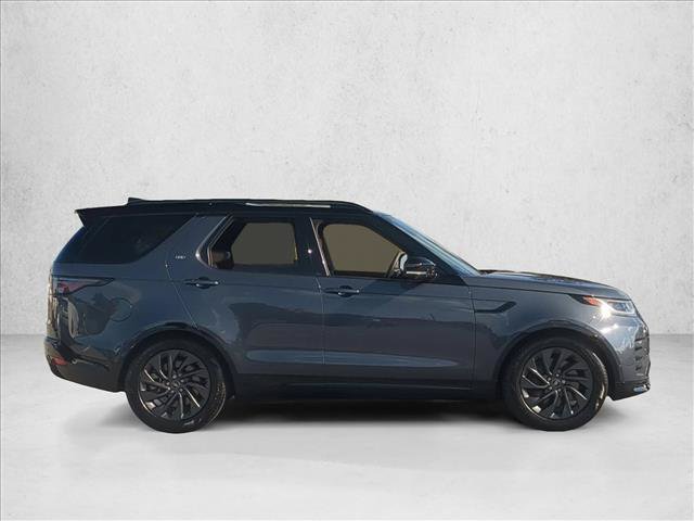 Used 2024 Land Rover Discovery Dynamic SE AWD/4WD image 4