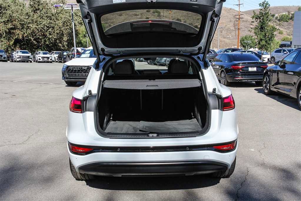 Used 2025 Audi Q6 e-tron Premium Plus image 26